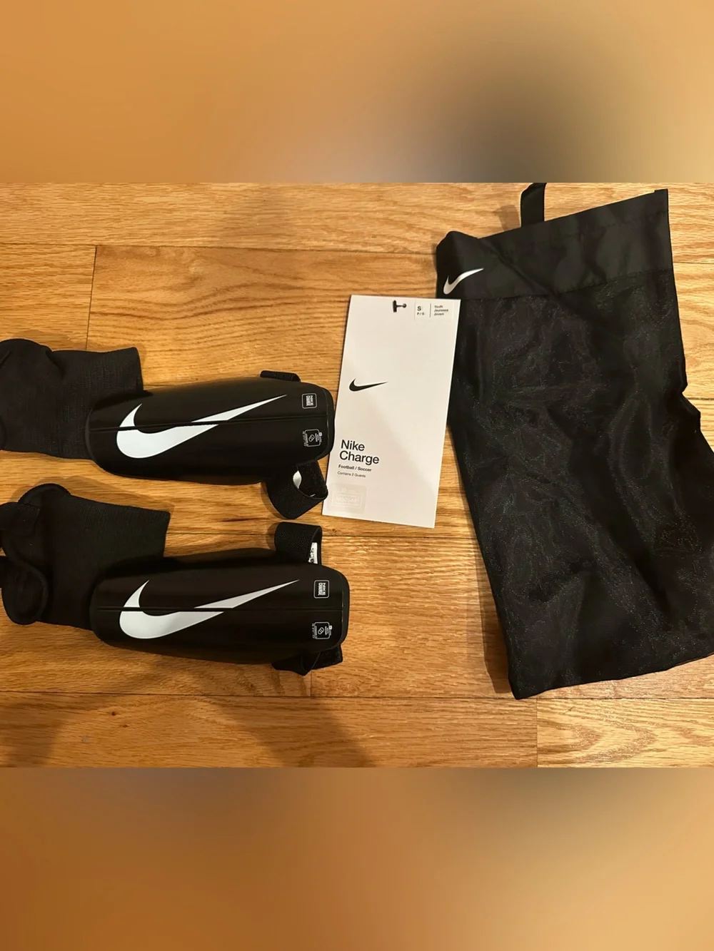 NWT Nike Youth Charge Soccer Shin Guard